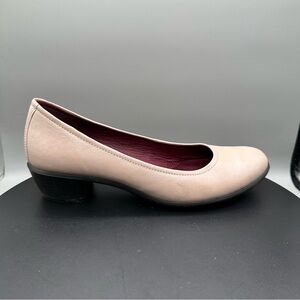 Ecco Leather Round Toe Classic Block Heel Pumps Women 40 Pale Pink
